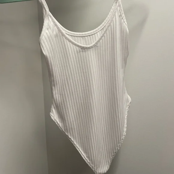 White basic bodysuit - Picture 2 of 2